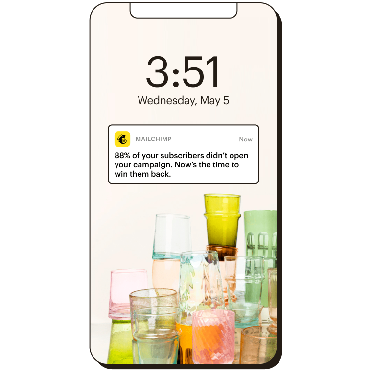 Mobile notification from Mailchimp suggesting resending an email to non-openers.